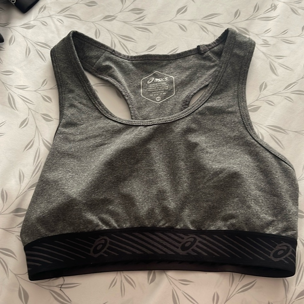 Women’s sports bra